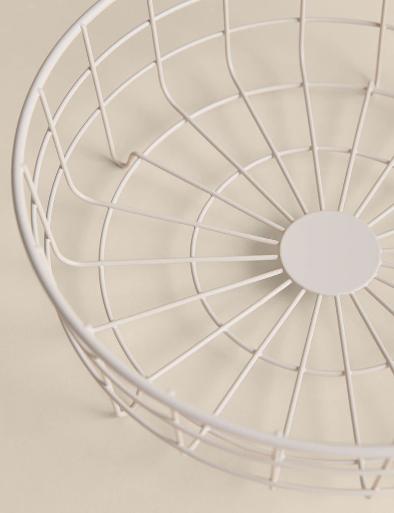 Wire fruit basket with banana hanger (British brand)