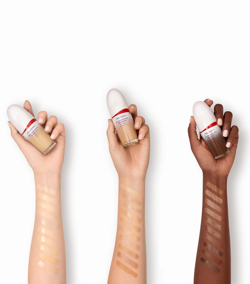 Revitalessence Skin Glow Foundation SPF 30