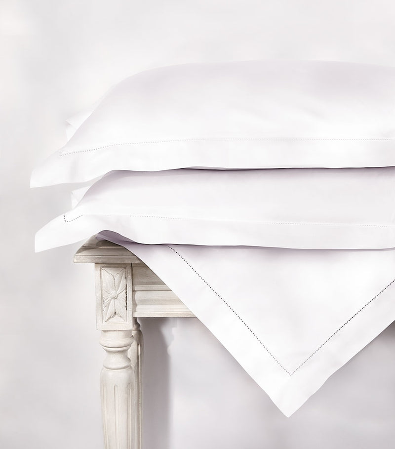 Peter Reed flat sheet in percale cotton, Super King size 305cm x 320cm, imported from the UK