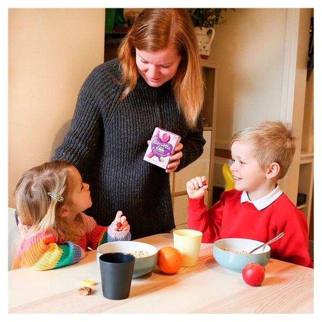 Bassetts Blackcurrant & Apple Omega 3 & Multivitamins 3-6yrs 30 per pack - McGrocer