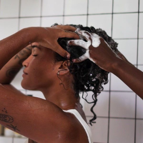 BB Naturals Moisture Silk White Nettle Shampoo 250ml - McGrocer