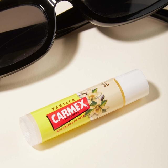 Carmex Lip Balm Ultra Moisturising Vanilla Premium Stick 4.25g