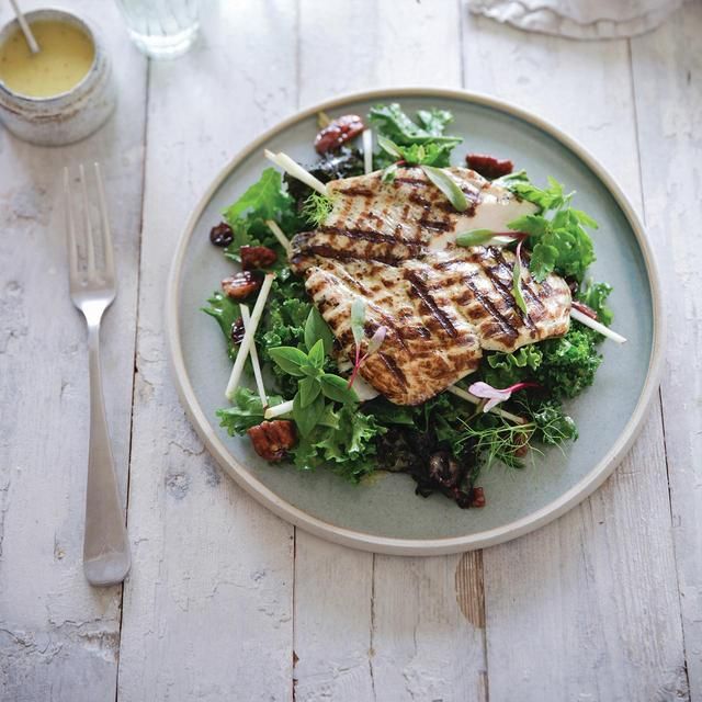 Daylesford 4 Organic Chicken Breasts Typically: 800g