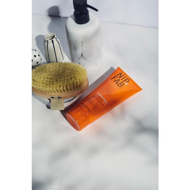 Nip+Fab Glycolic Fix Body Scrub 200ml