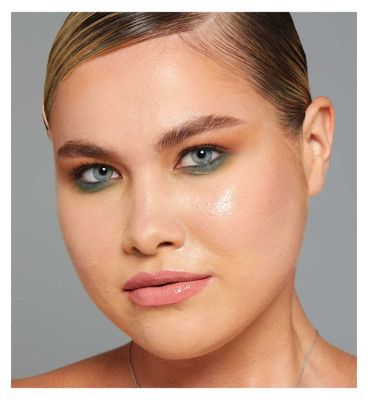 NYX Professional Makeup Setting Spray - Long Lasting Dewy Finish