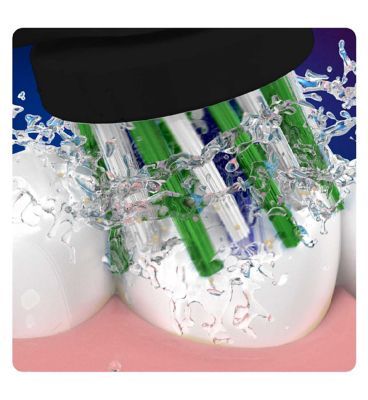Oral-B CrossAction Toothbrush Head Black Edition with CleanMaximiser Technology, 8 Pack
