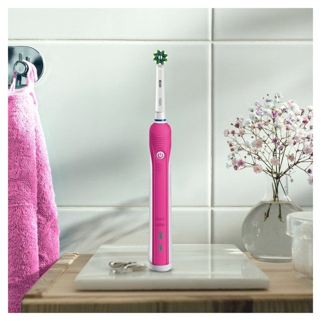 Oral-B Pro 1 650 Pink 3D White Electric Toothbrush (+ Whitening Toothpaste)