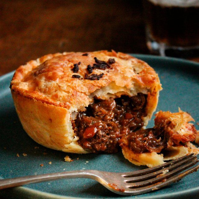 Pieminister Moo British Steak & Ale Pie 270g