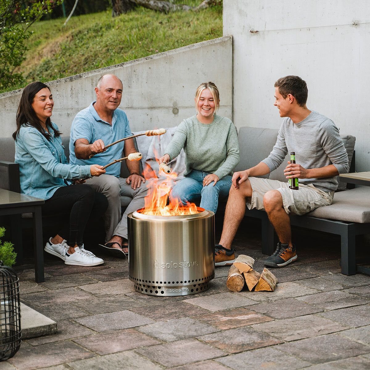 Solo Stove Bonfire 2.0 Wood Burning Stainless Steel Fire Pit Bundle