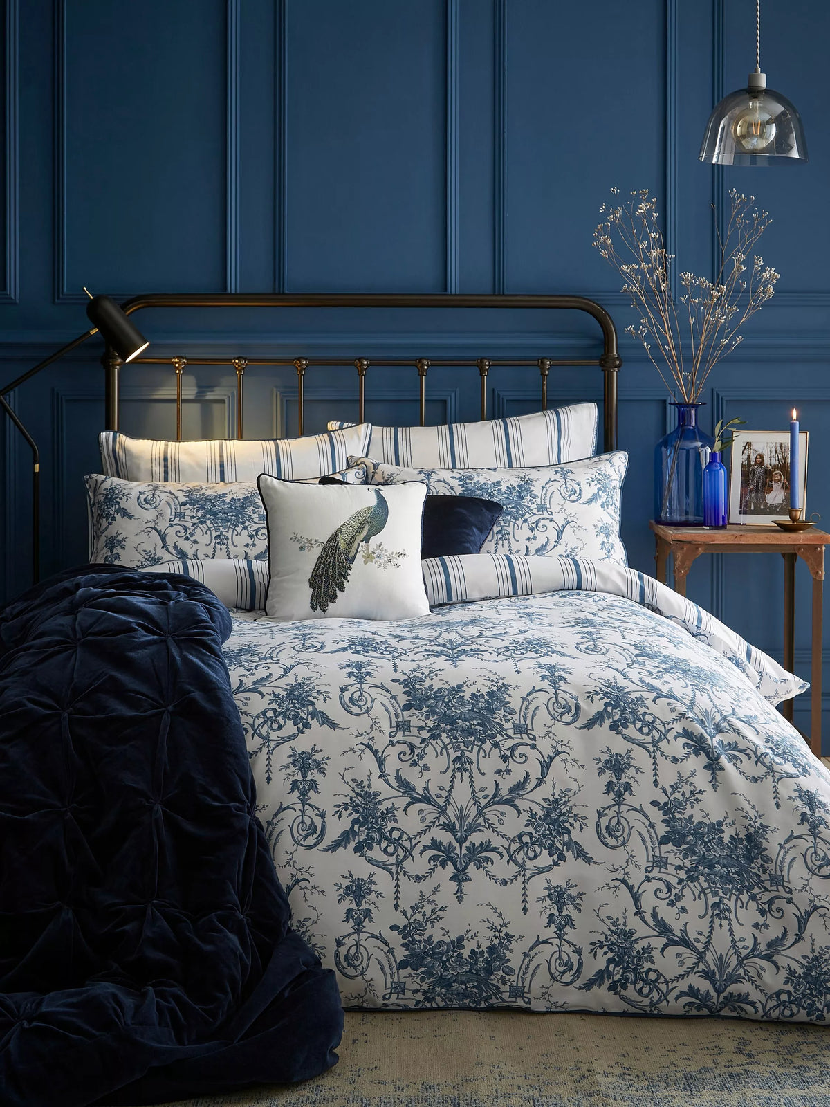 Laura Ashley Tuileries reversible 200 thread count duvet cover set, UK version
