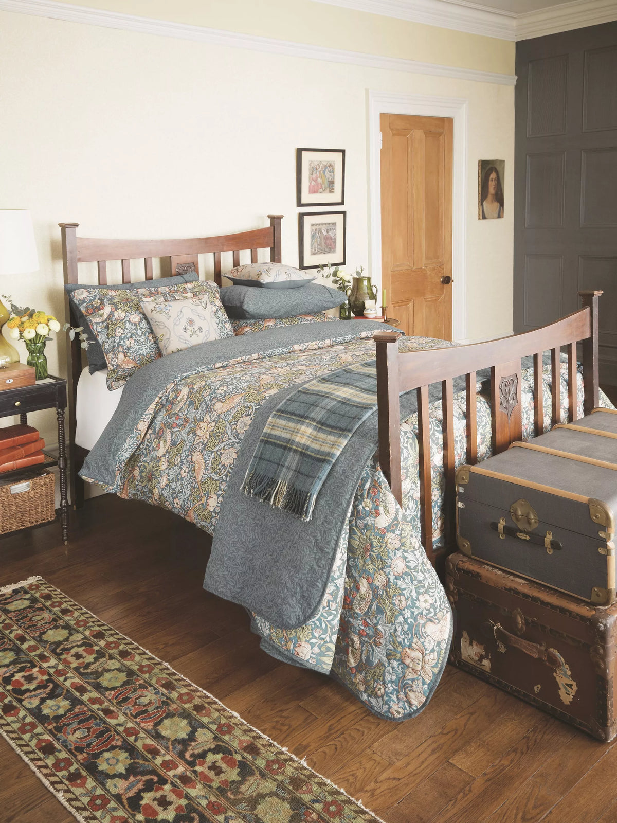 Morris & Co. Strawberry Thief 300 Thread Count Cotton Duvet Cover Set - McGrocer