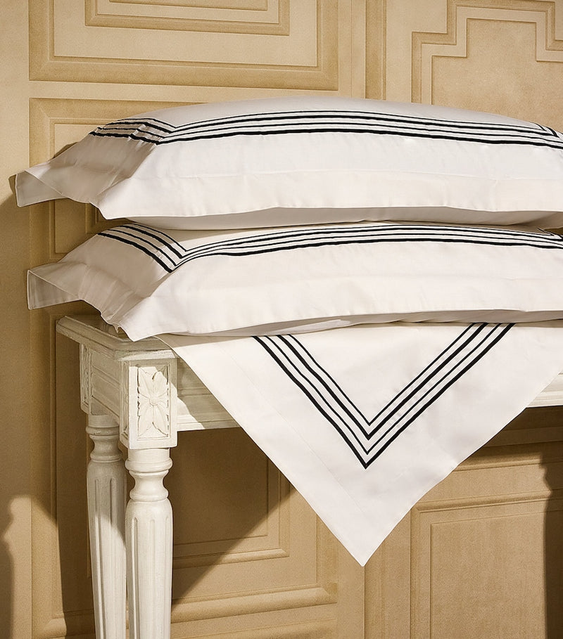 Harrods of London Mayfair King Duvet Cover and Pillowcase Set 230cm x 220cm - British product