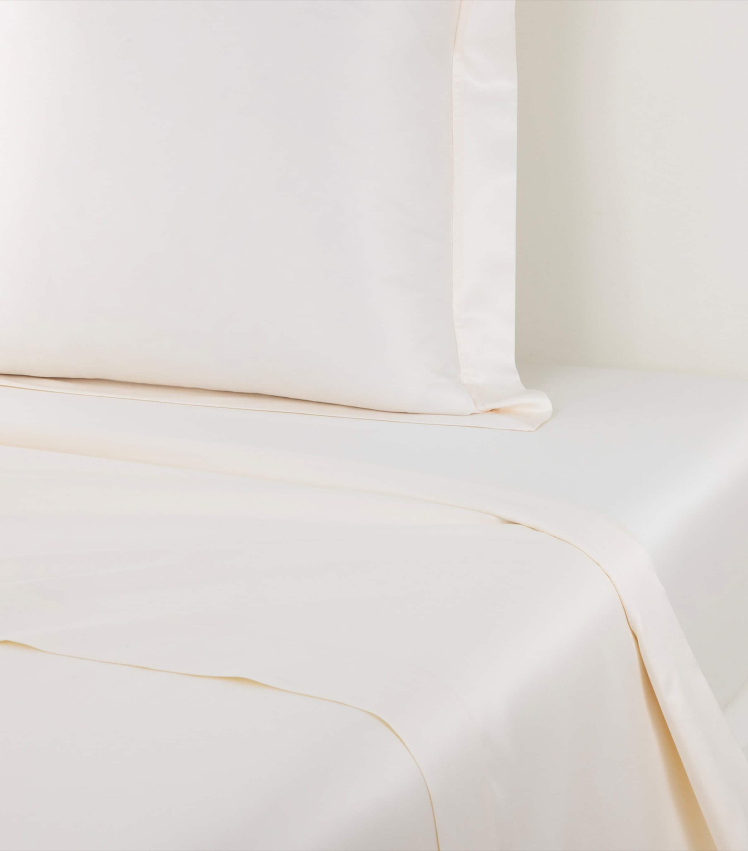 Yves Delorme Emperor flat sheet 300cm x 320cm (British brand)