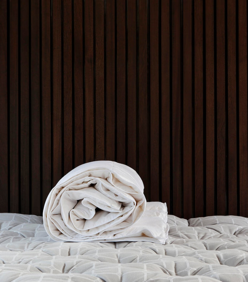 SAVOIR Super King Siberian Goose Down Duvet with 4.5 Tog (British brand)