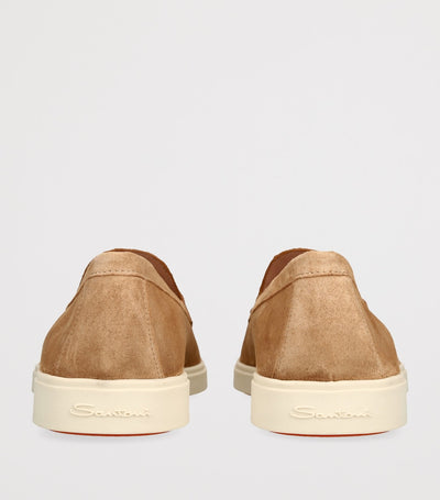 Mocassins en daim avec silhouette légèrement effilée et détails orange