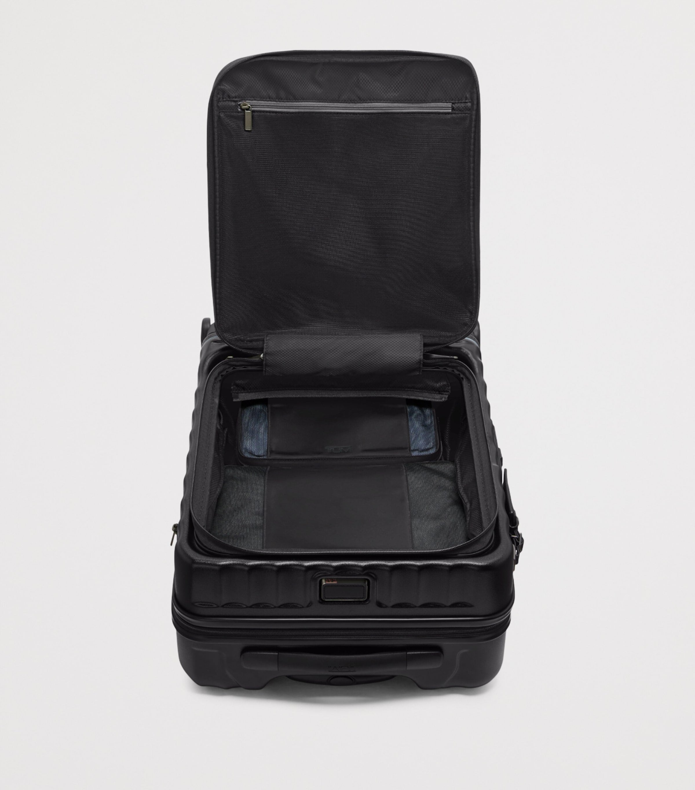 Tumi cabin suitcase 55cm (British brand)