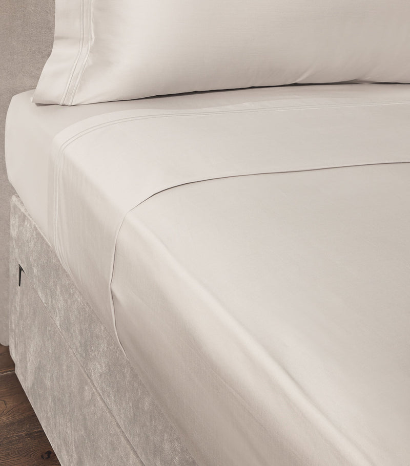 Harrods Brompton II Super King Fitted Sheet (180cm x 200cm), UK version