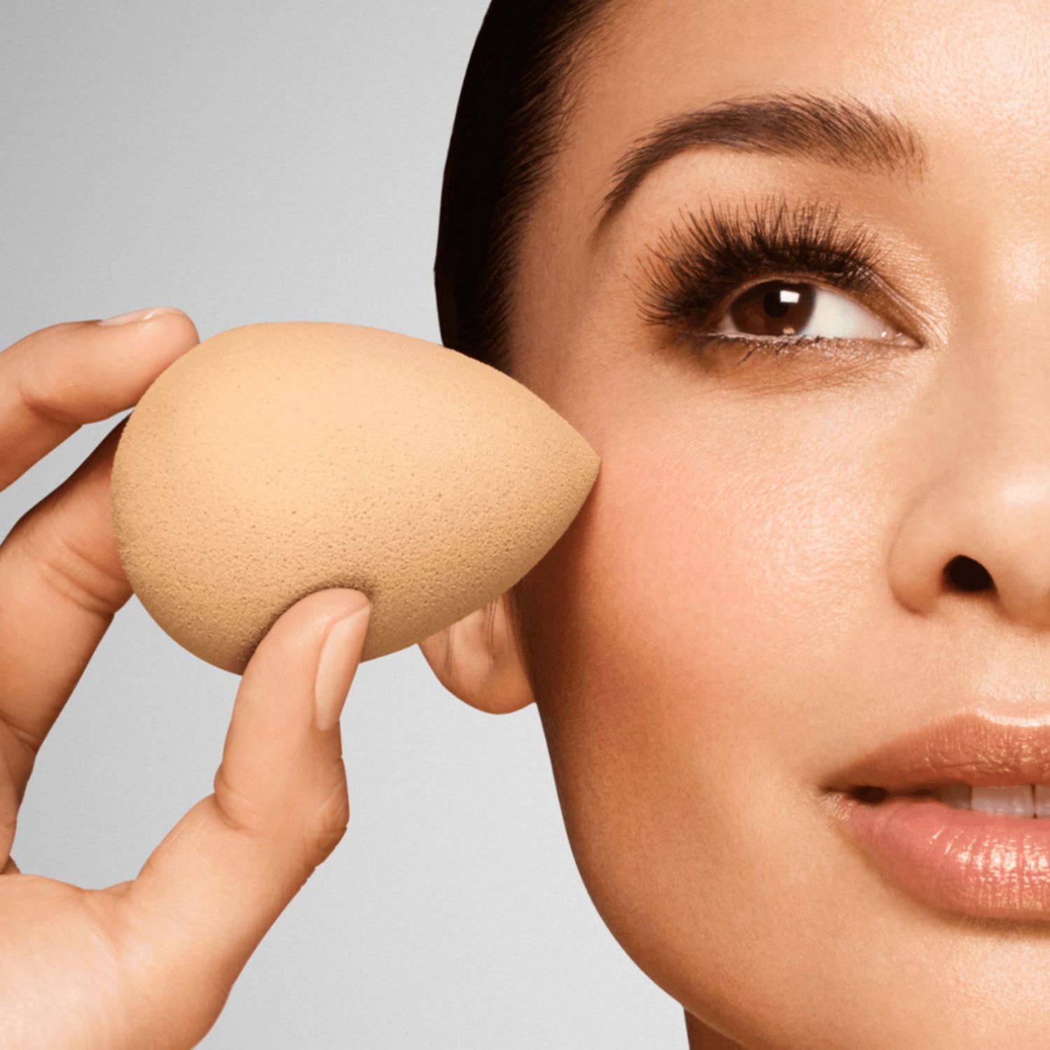 Beautyblender Nude Cosmetic Makeup Sponge, UK version