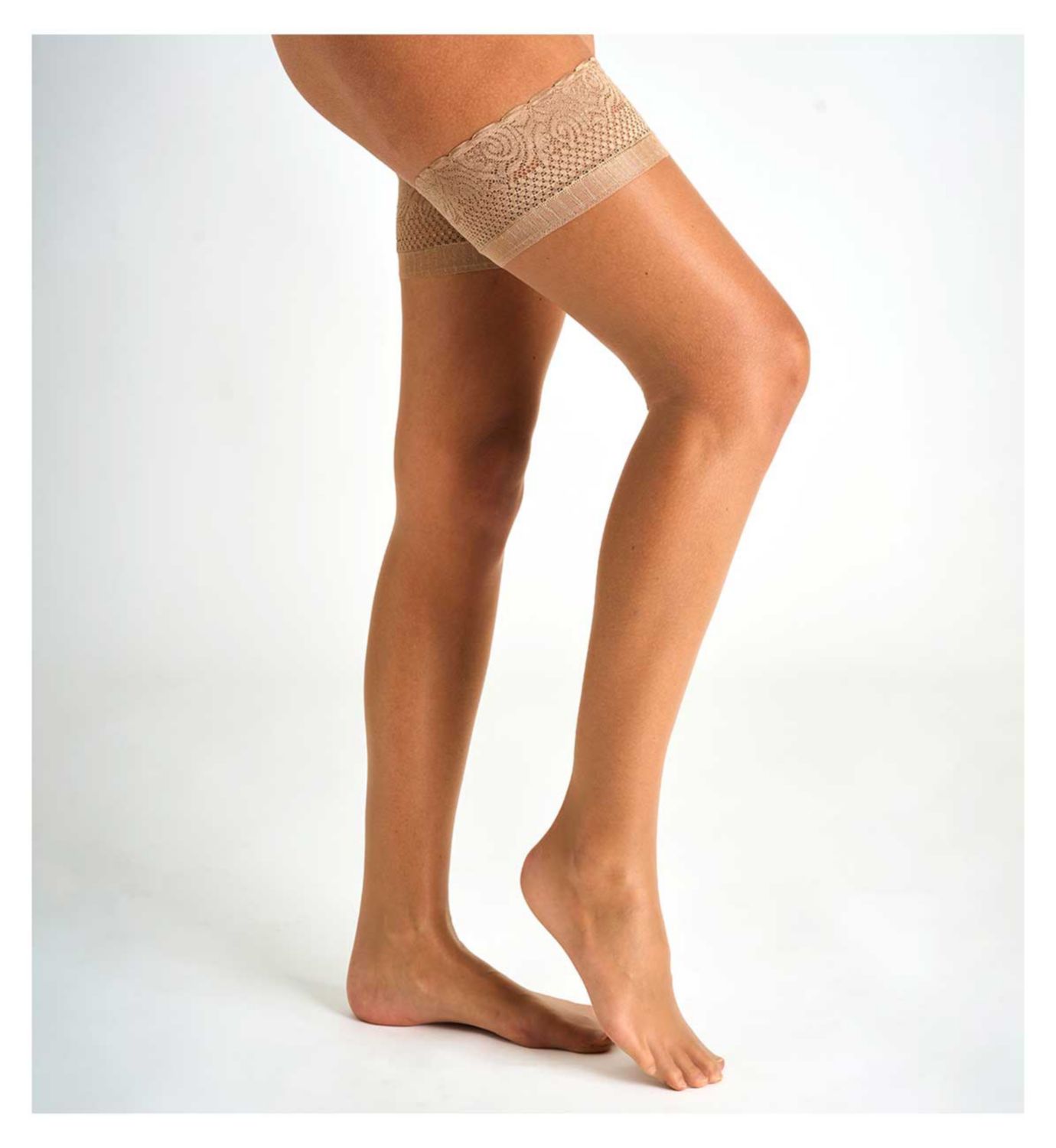 Boots 10 Denier Hold Ups Nude S/M Pack - British product