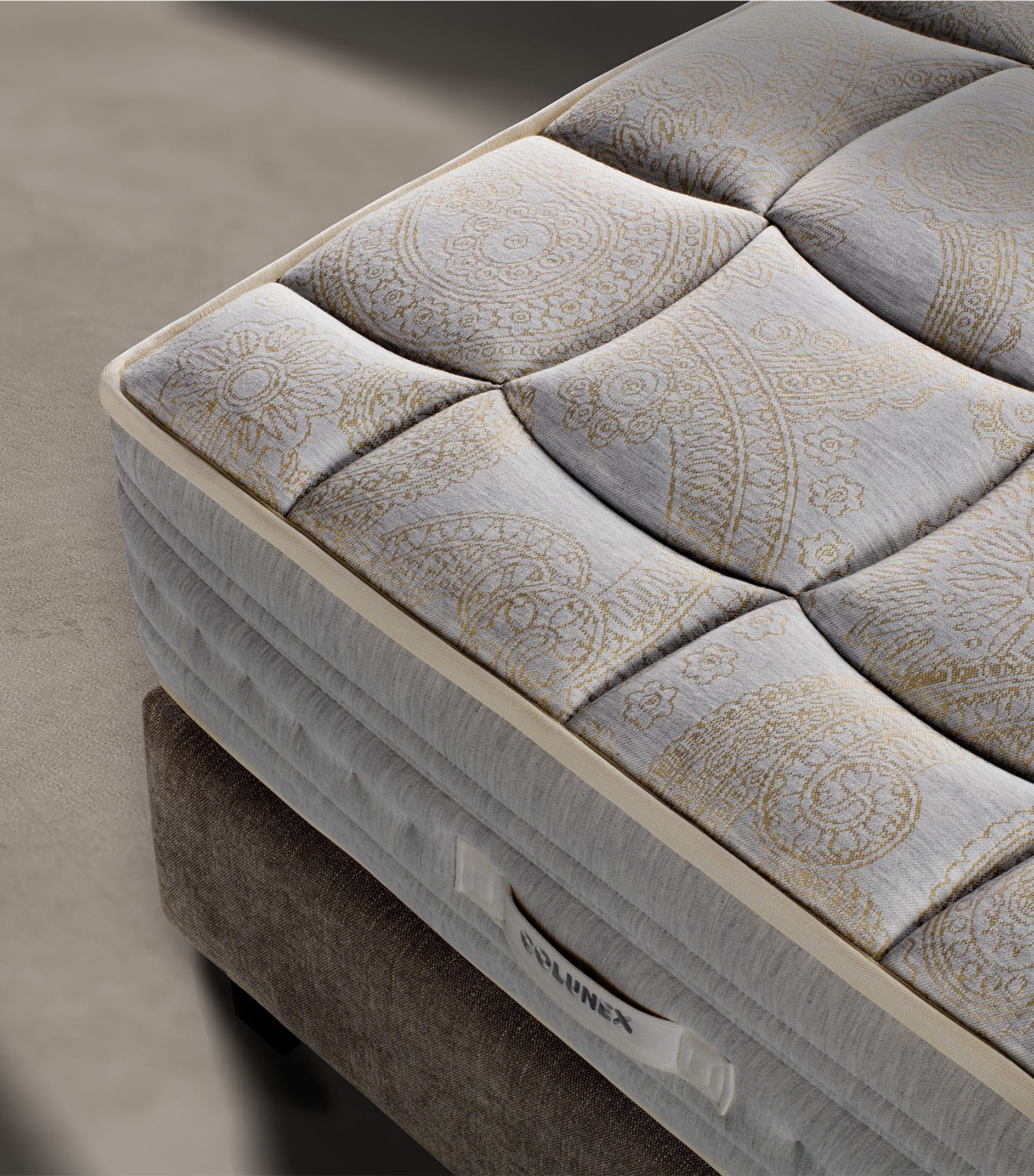 Colunex Chandon Mattress (200cm x 180cm)