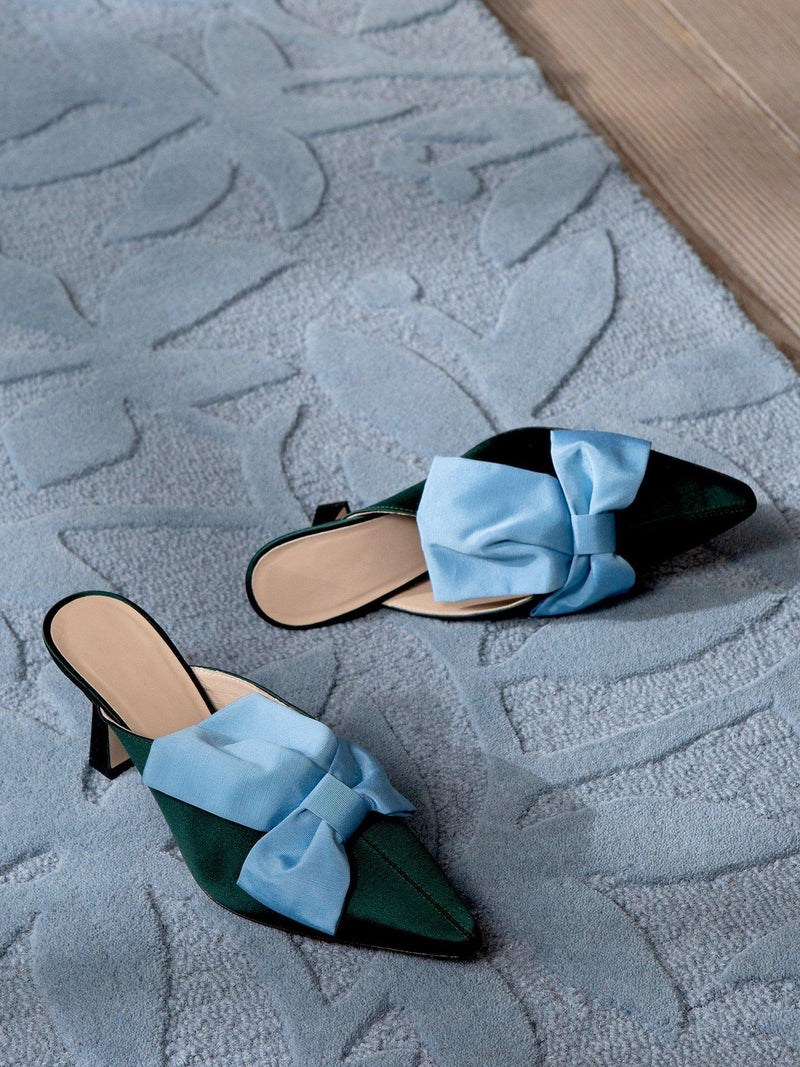 Laura Ashley Cleavers Leaves rug, UK version