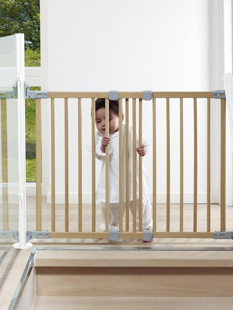 BabyDan Flexifit wooden safety gate Beechwood - British product