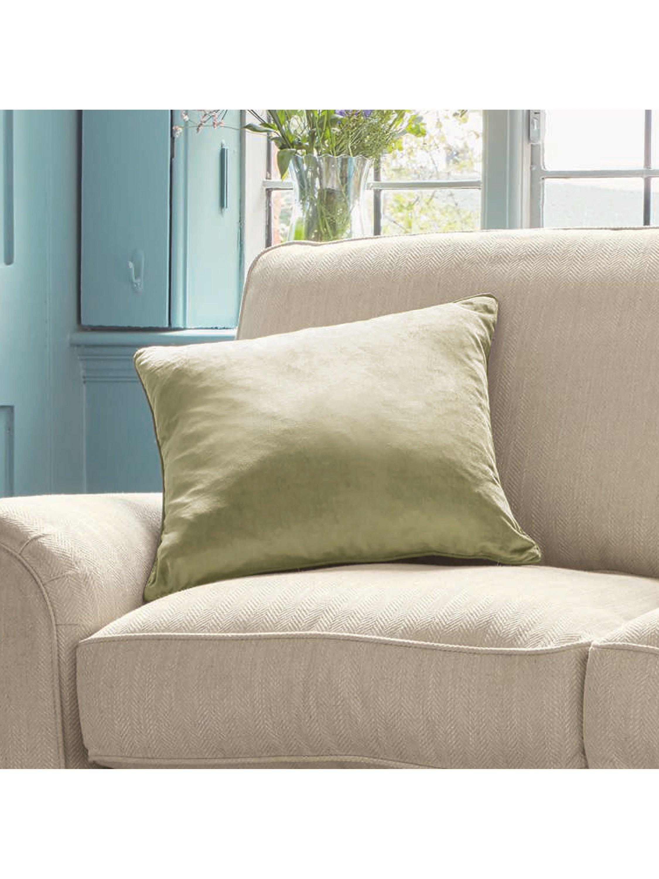 Laura Ashley Nigella cushion, UK version