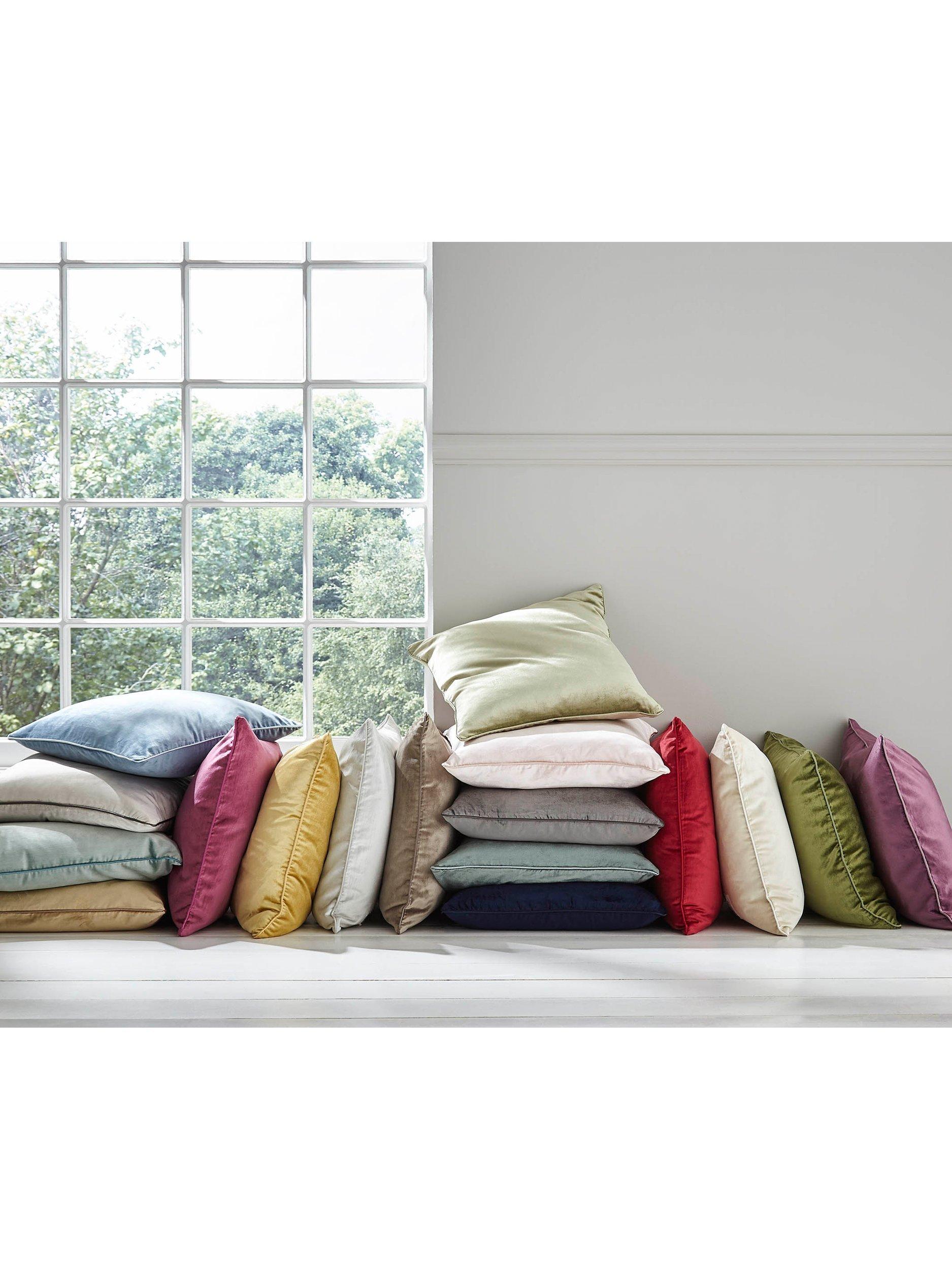 Laura Ashley Nigella cushion, UK version