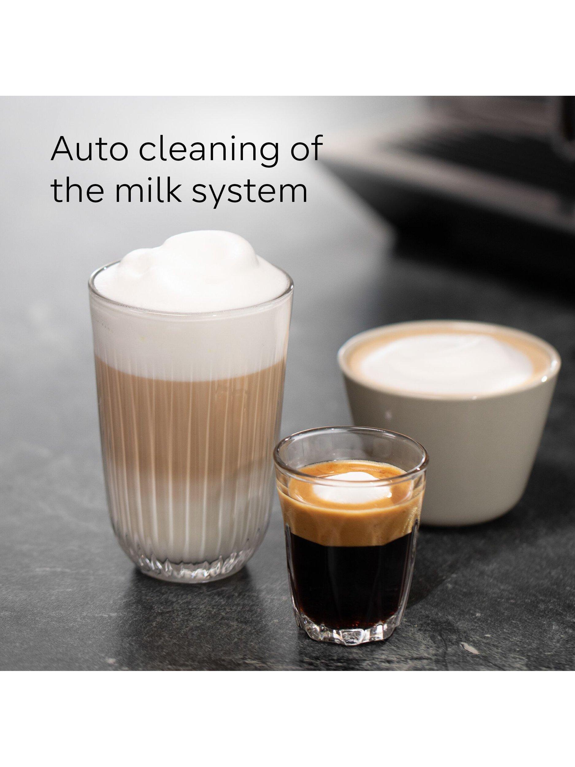 Siemens EQ700 fully automatic bean to cup coffee machine, black (British brand)