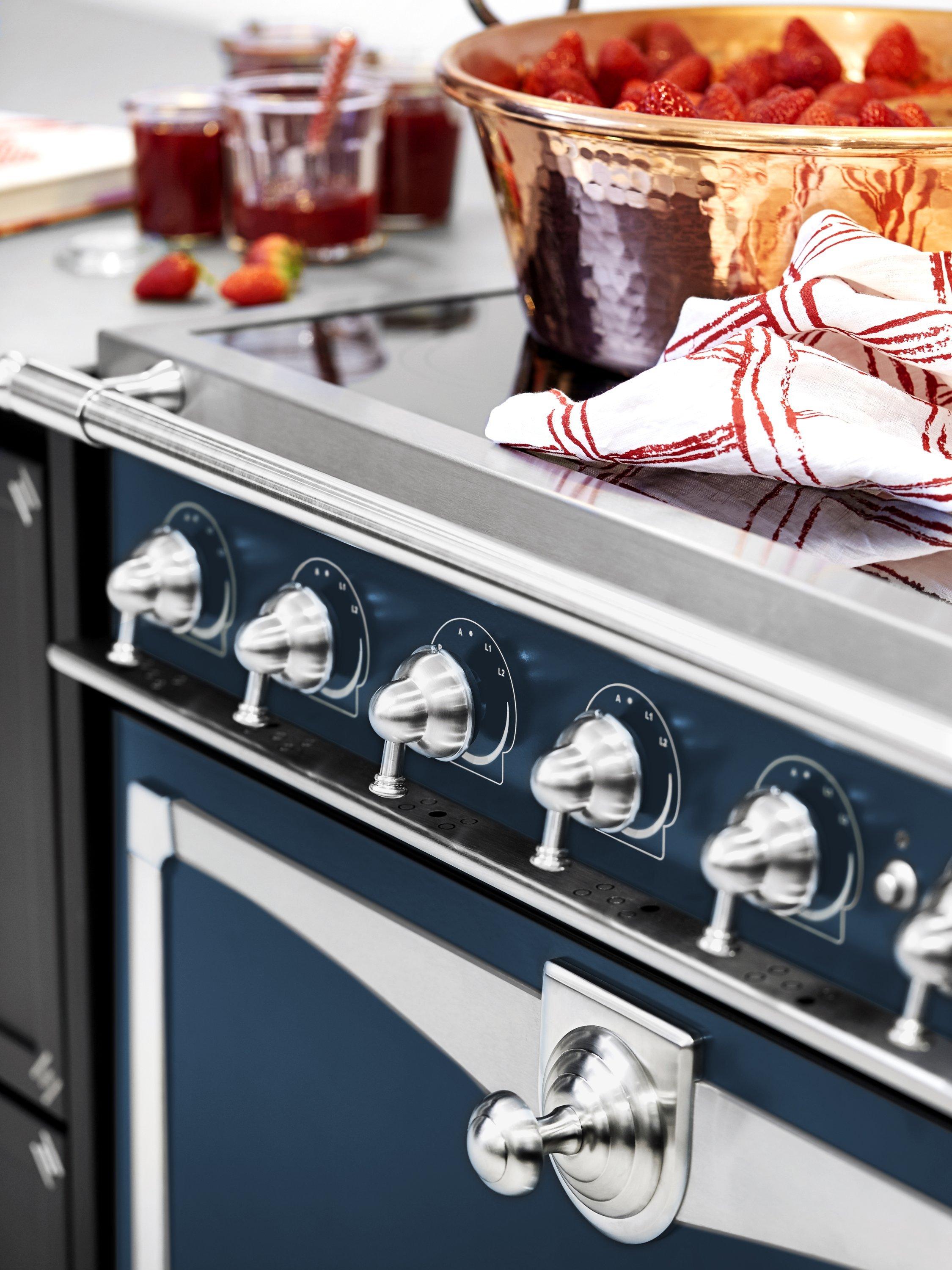 La Cornue electric range cooker with induction hob 90cm, UK version