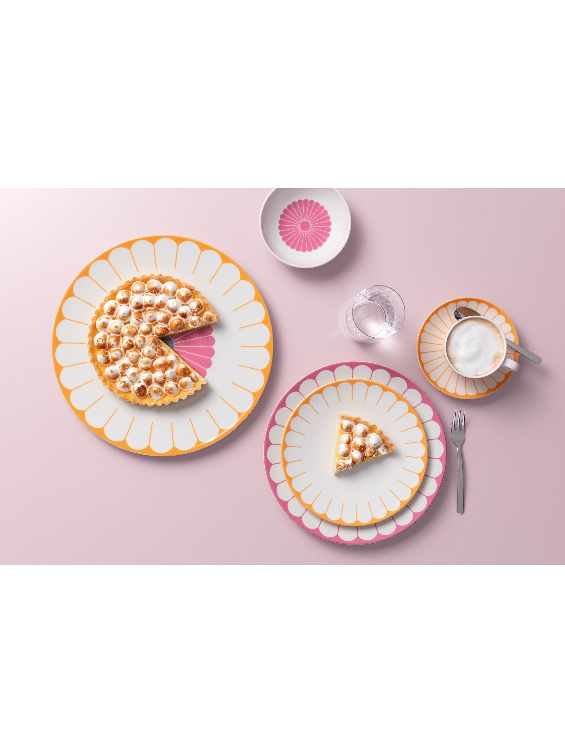 Villeroy & Boch porcelain round serving platter with fleur pattern in couleur, 31cm (British brand)