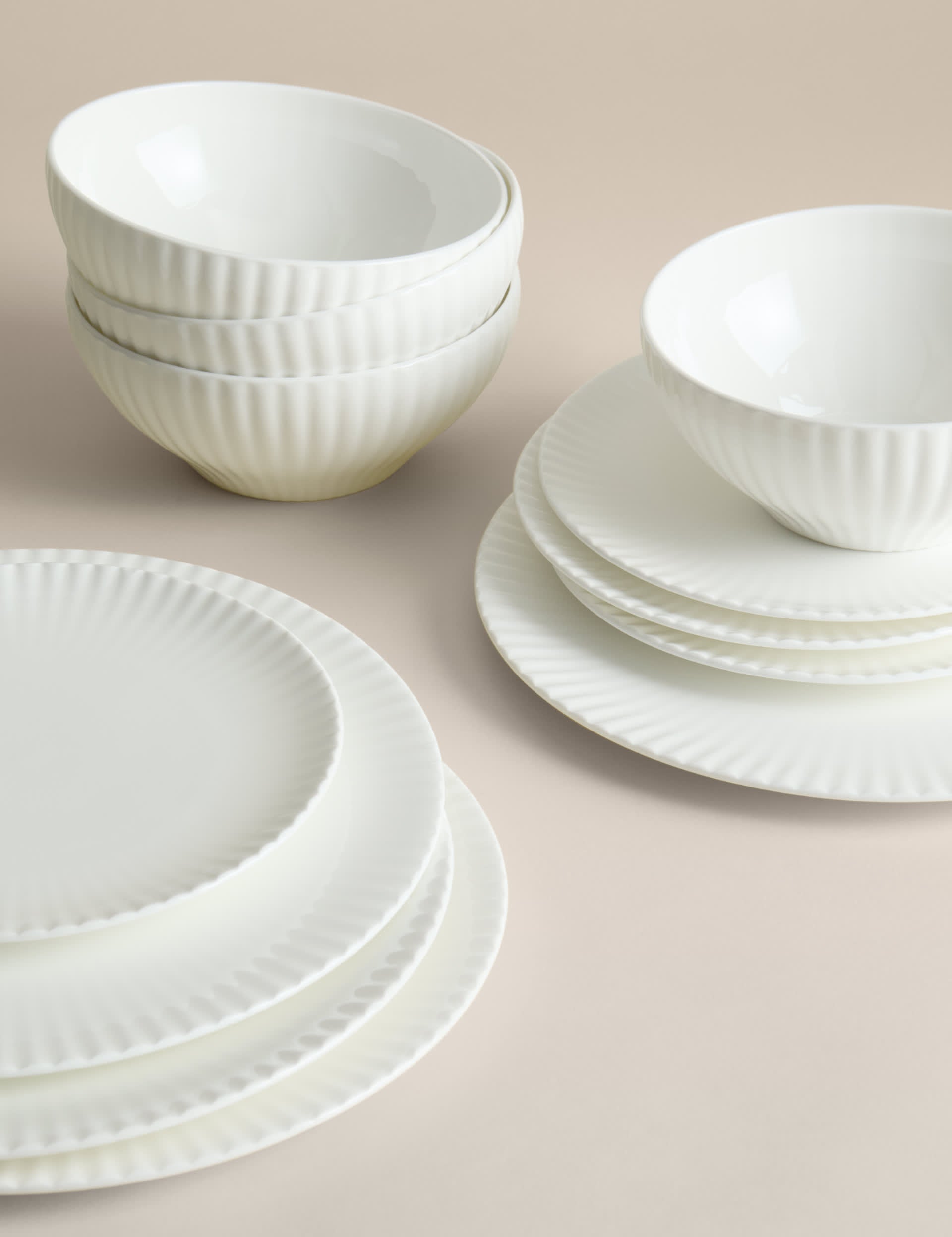 Fluted Hampton dinner set 12-piece, imported from the UK