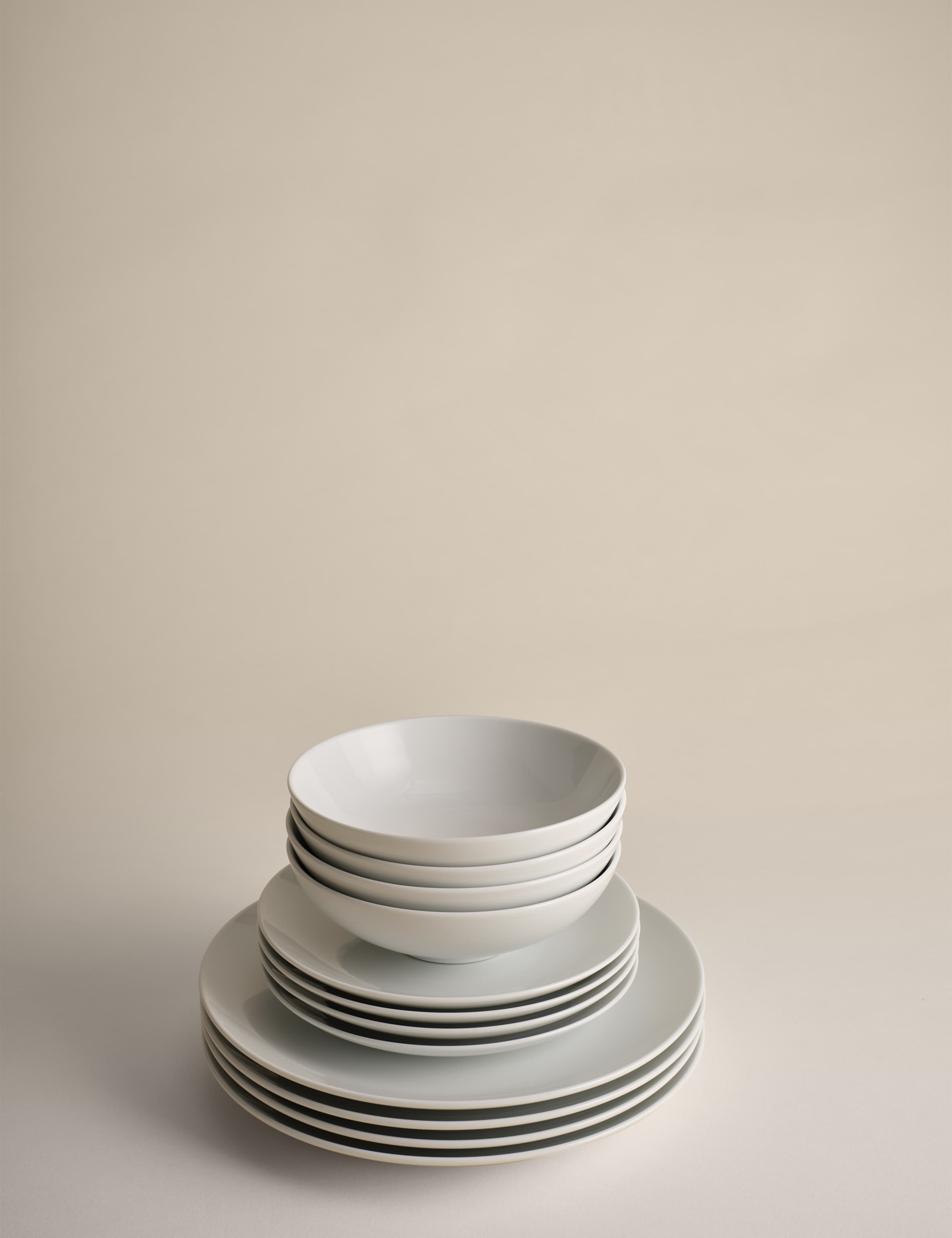 Maxim Coupe 12-piece dinner set, imported from the UK