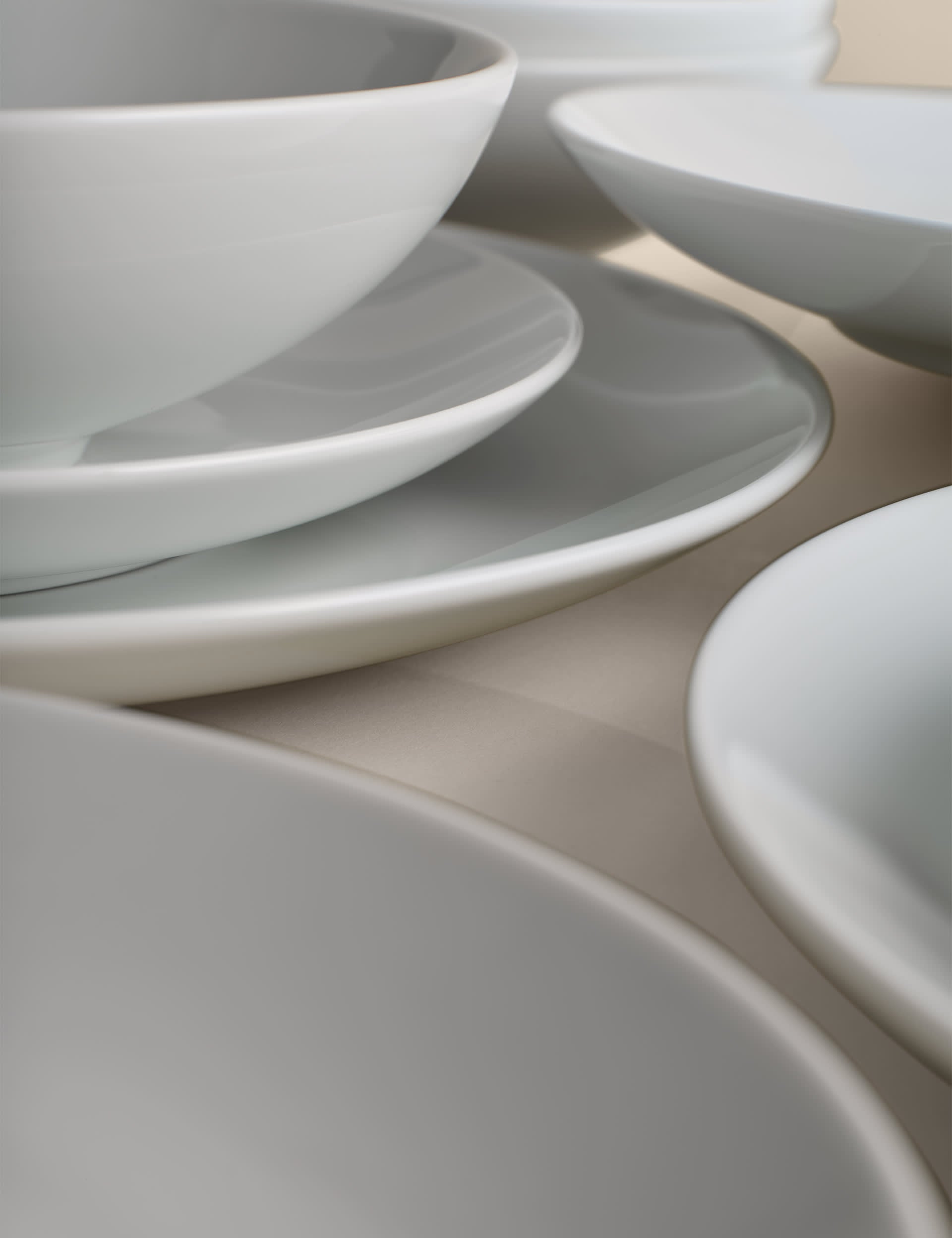 Maxim Coupe 12-piece dinner set, imported from the UK