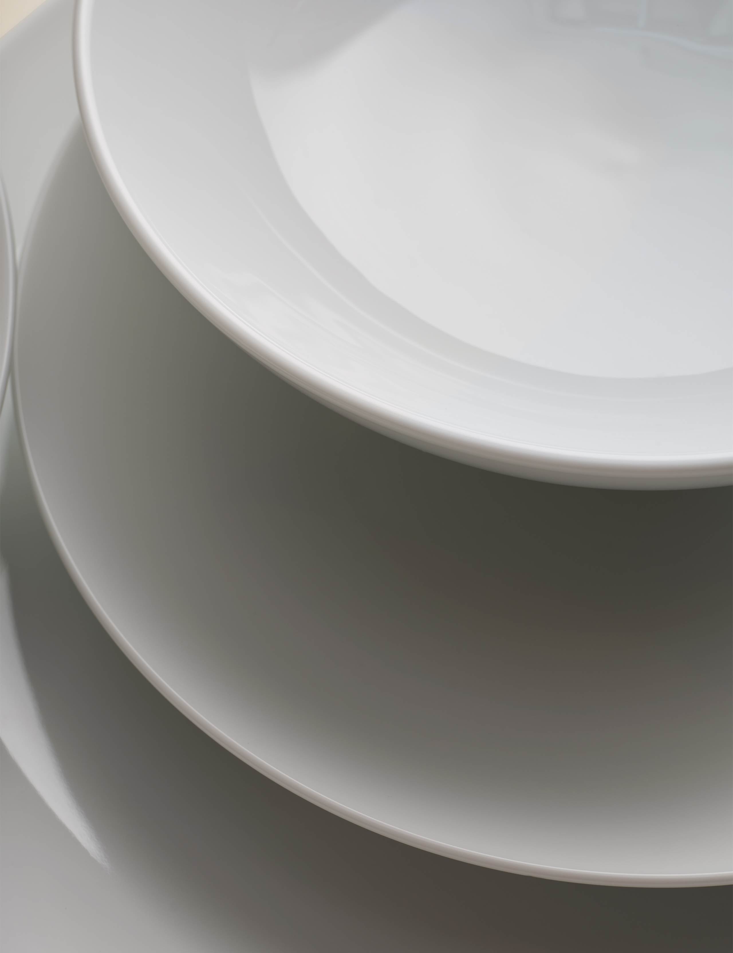 Maxim Coupe 12-piece dinner set, imported from the UK
