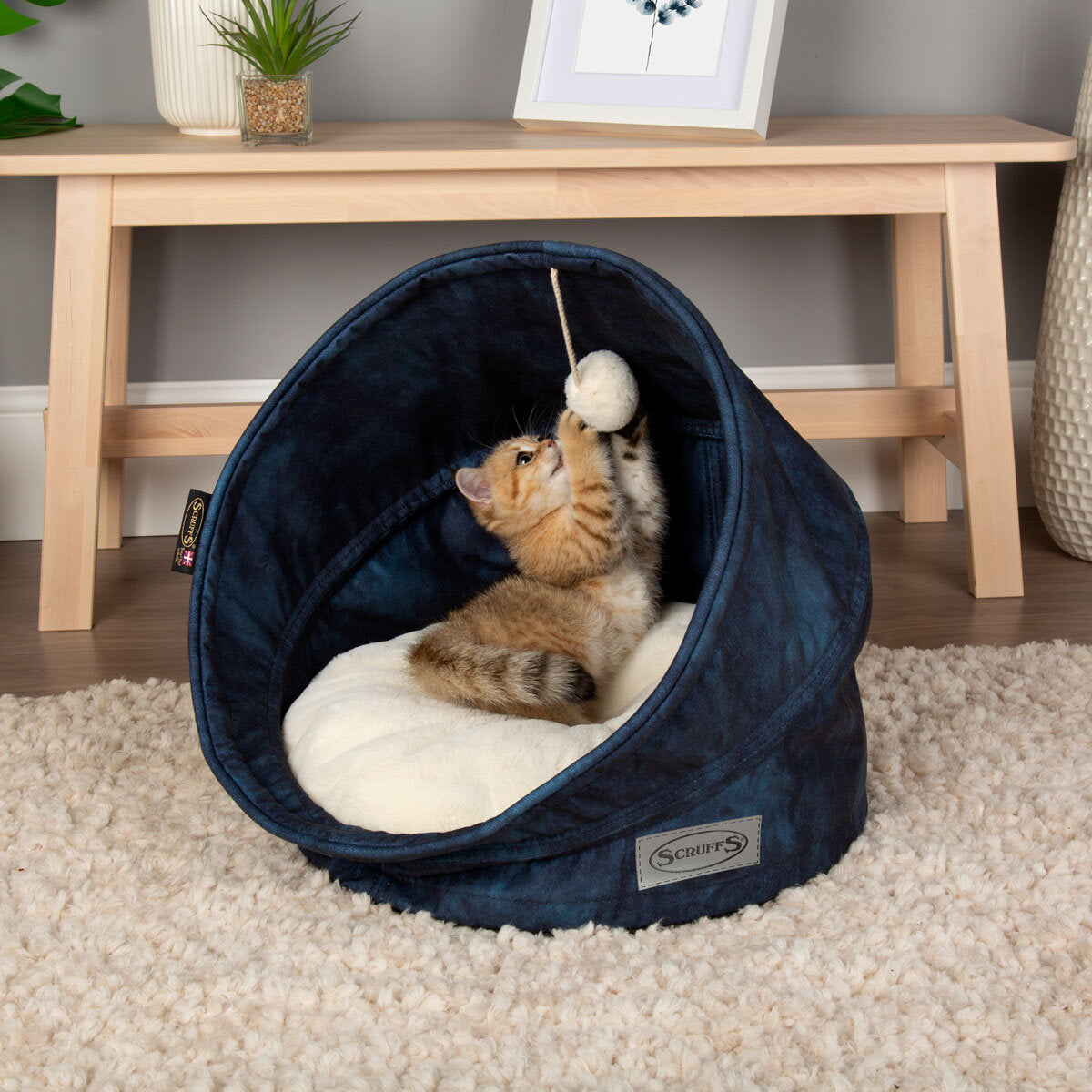 Scruffs Kensington cat bed 44cm (British brand)