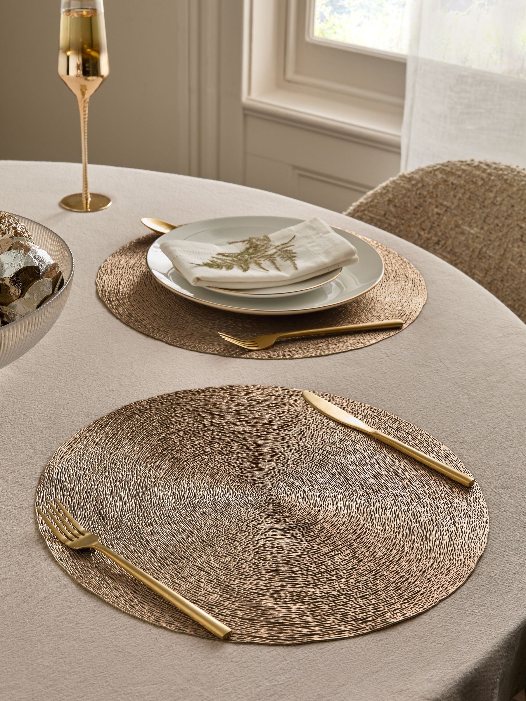 Gold PVC placemats set of 4 (British brand)