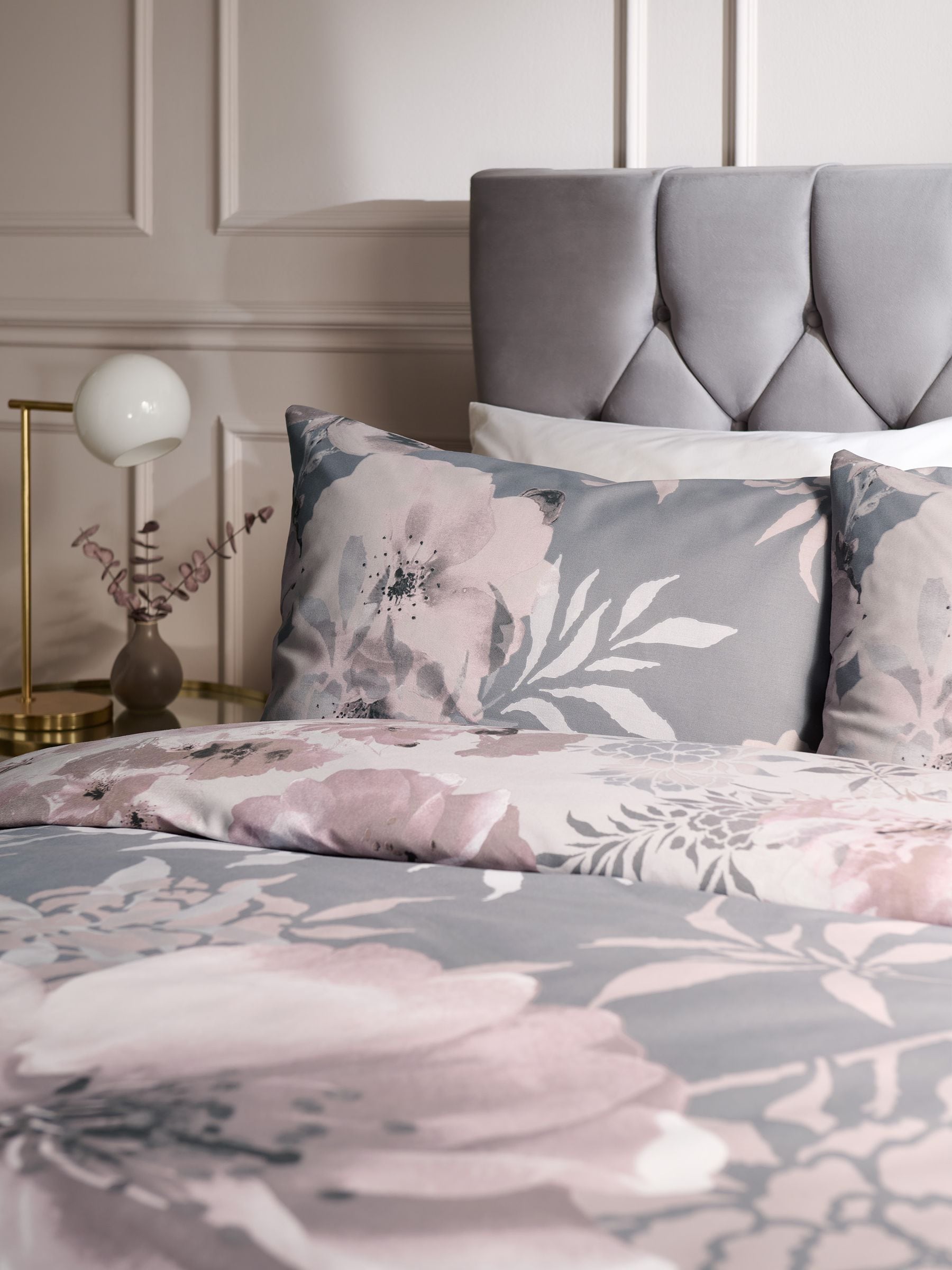 Catherine Lansfield pink dramatic floral duvet cover and pillowcase set - British product