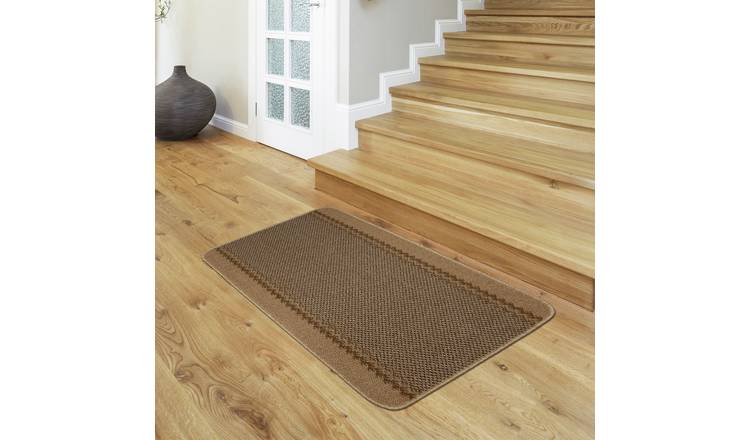 Kilkis textured brown cut pile rug 67x100cm, UK version