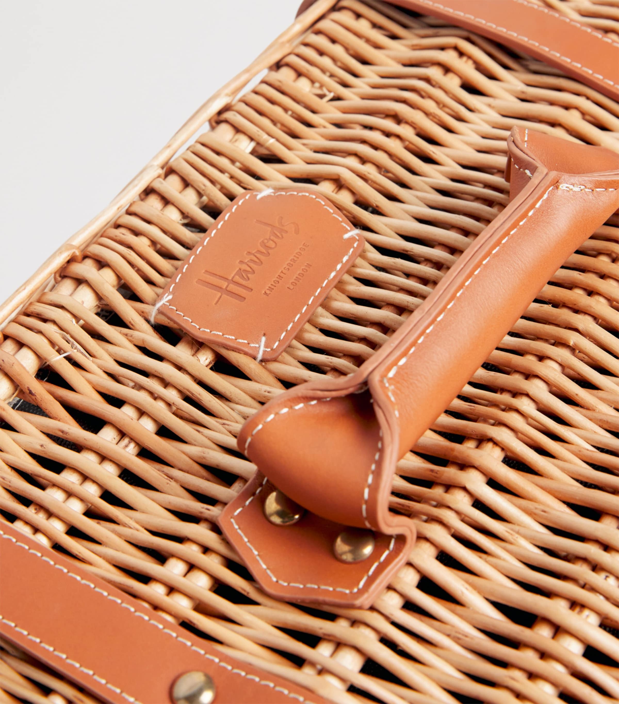 Harrods fitted picnic hamper for 2, UK version