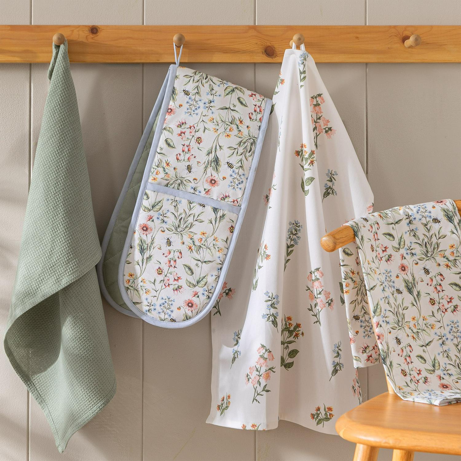 Sainsbury's Home Bee Floral Double Oven Gloves