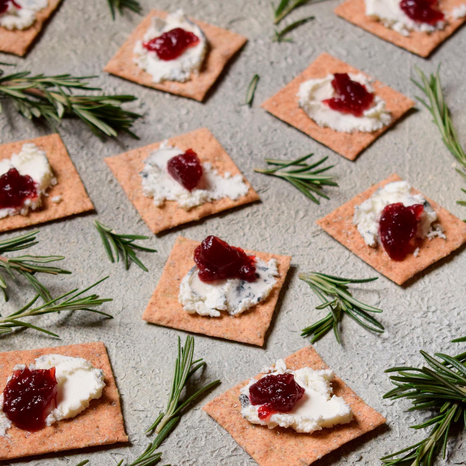 Peter's Yard Rosemary Sea Salt Sourdough Crackers 90g, imported from the UK