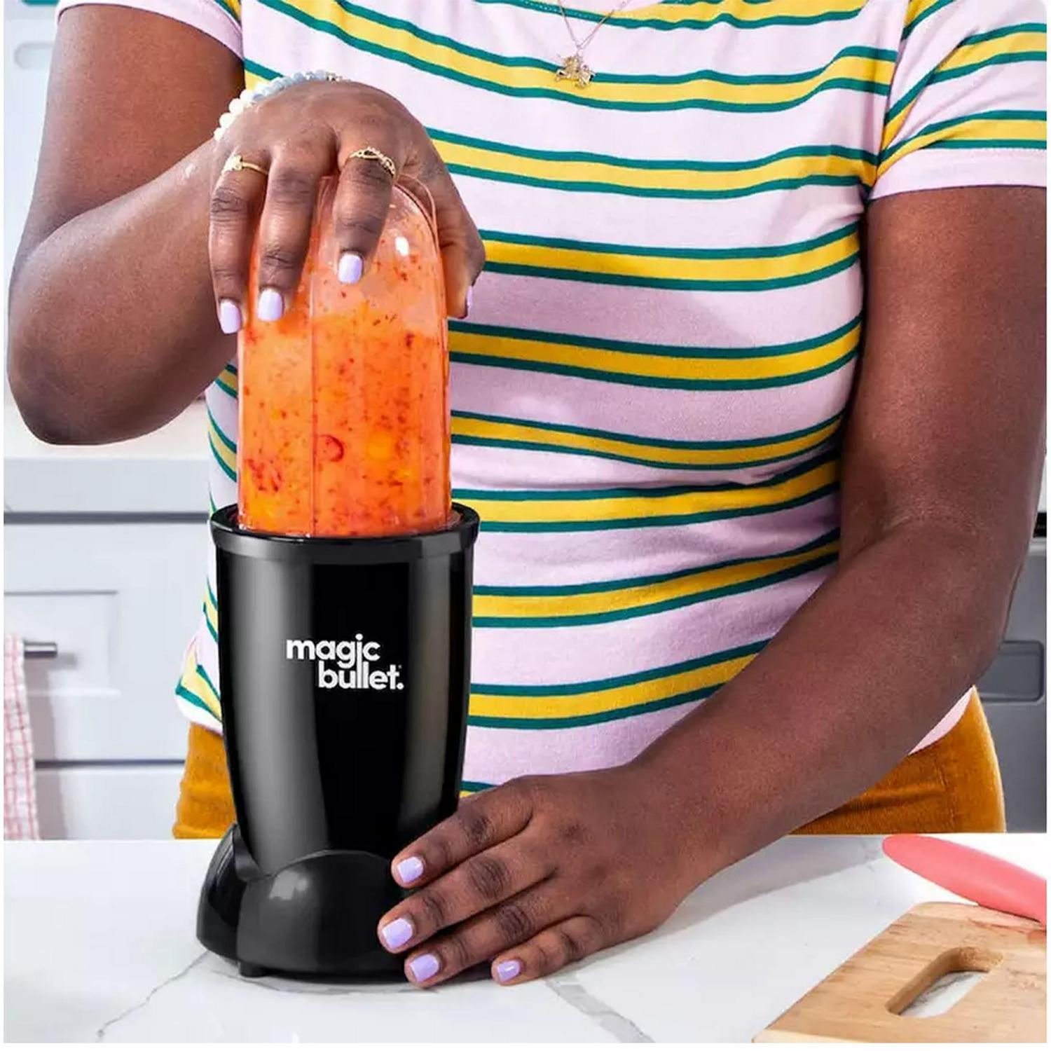 Magic bullet Deluxe Blender in black with 0.68 litre capacity, imported from the UK