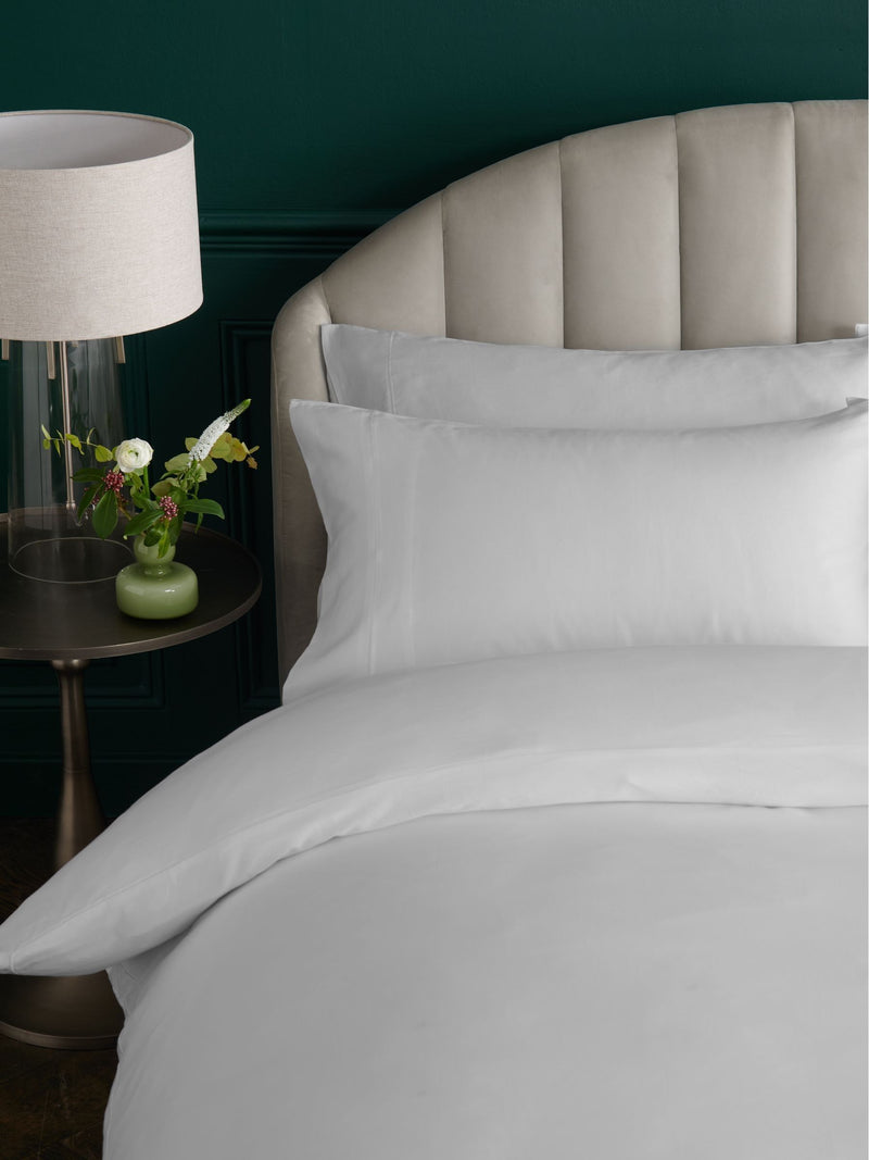 White duvet cover and pillowcase set in 300 thread count cotton sateen (British brand)