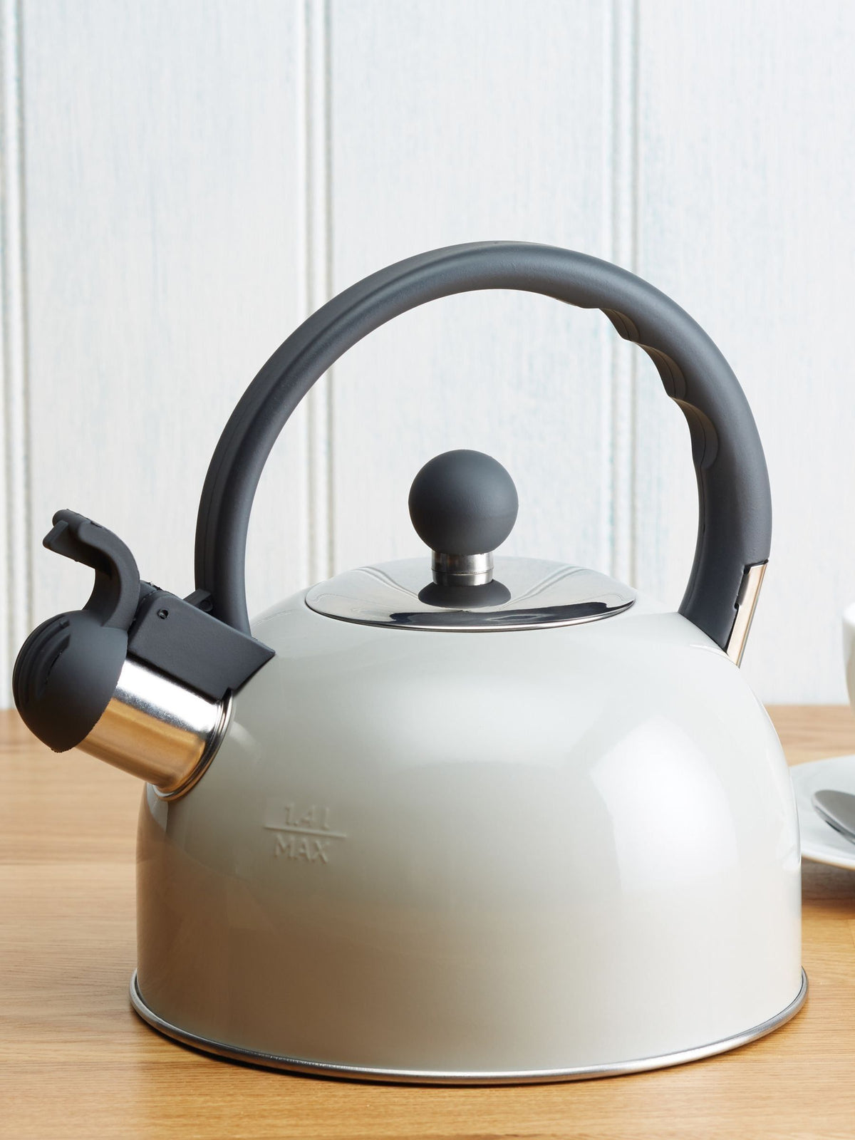 Kitchencraft Grey Living Nostalgia whistling kettle, UK version
