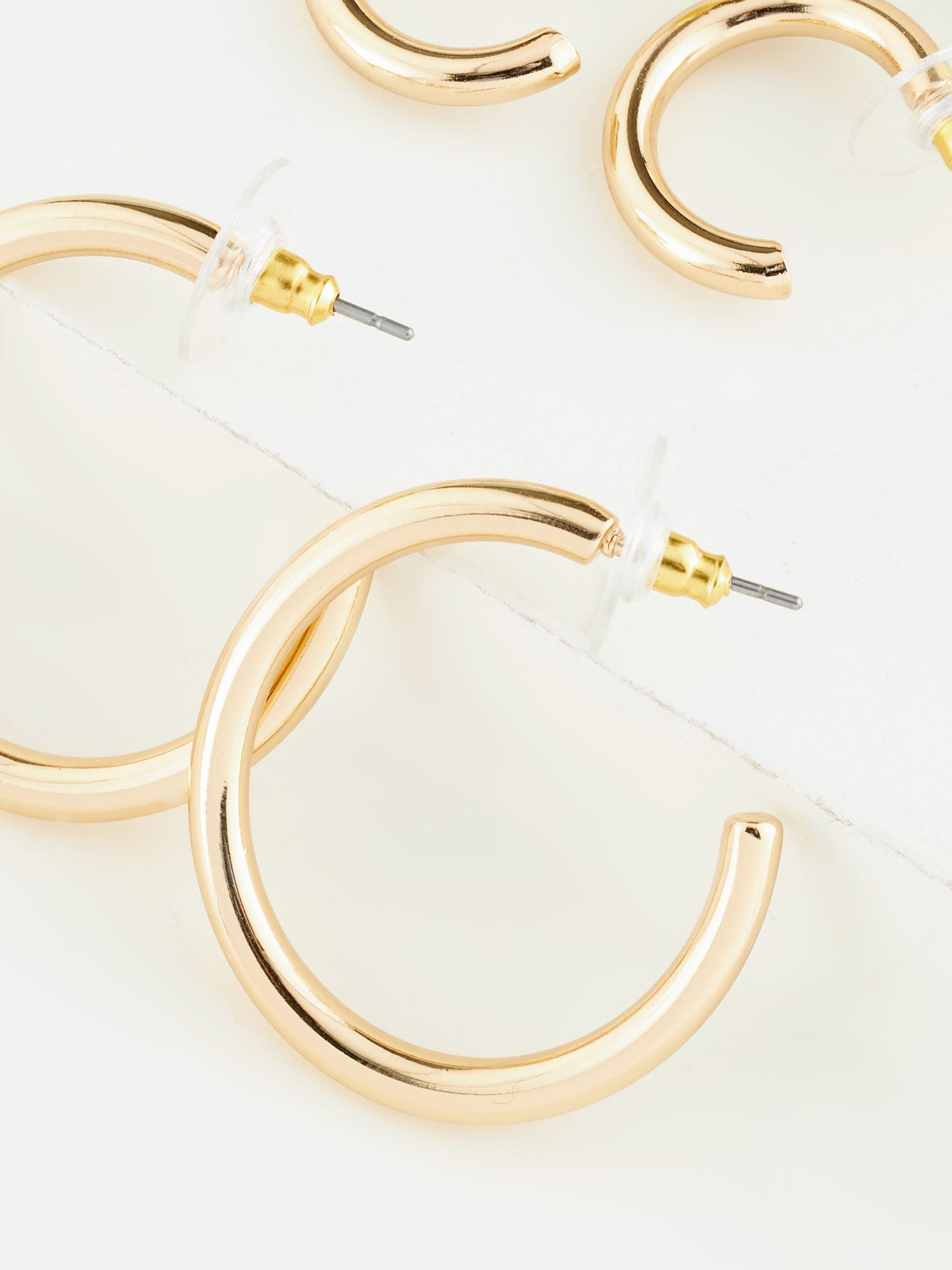 Gold tone hoop earrings 3 pack, UK version