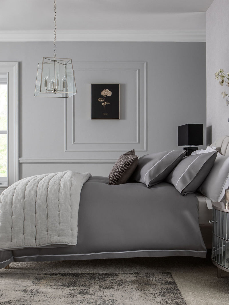 Grey Collection Luxe duvet cover and pillowcase set, UK version