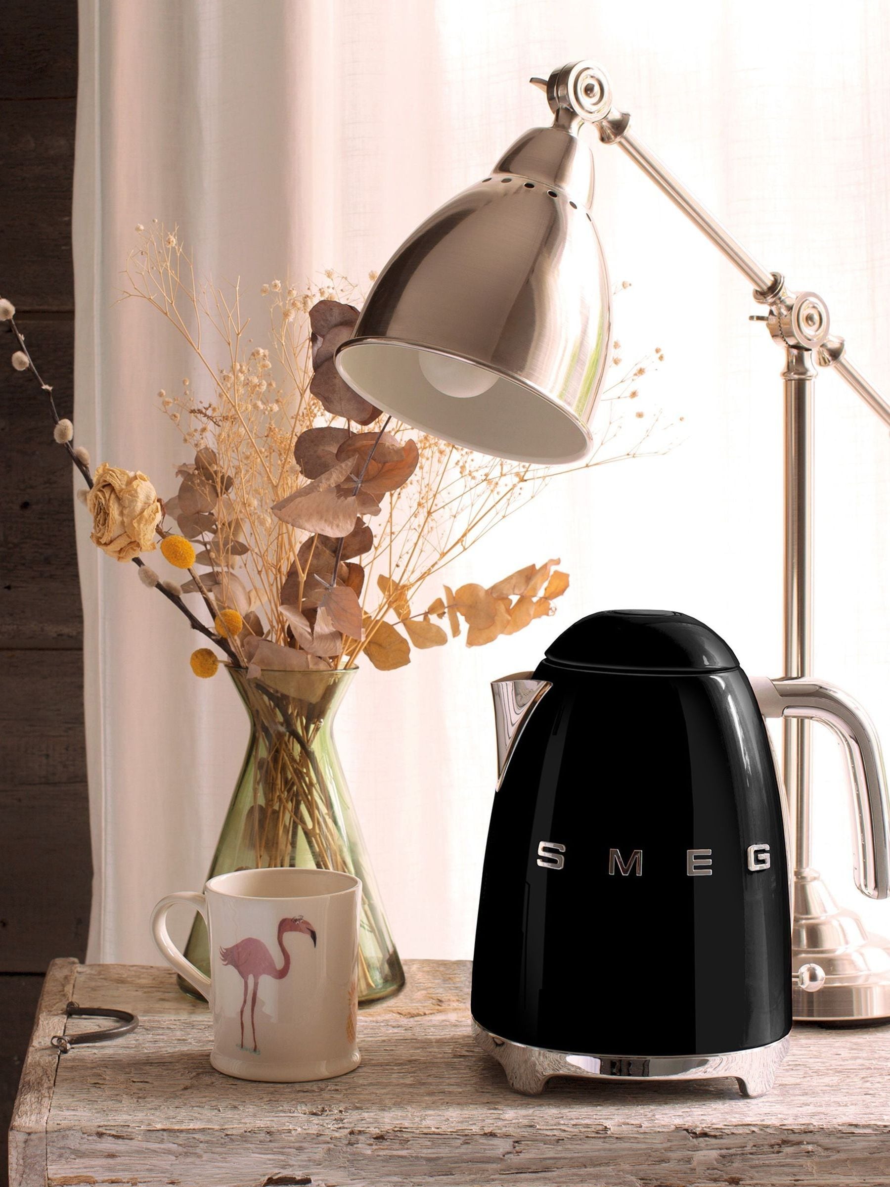 Smeg Gloss Black Kettle 1.7 Litre (British brand)
