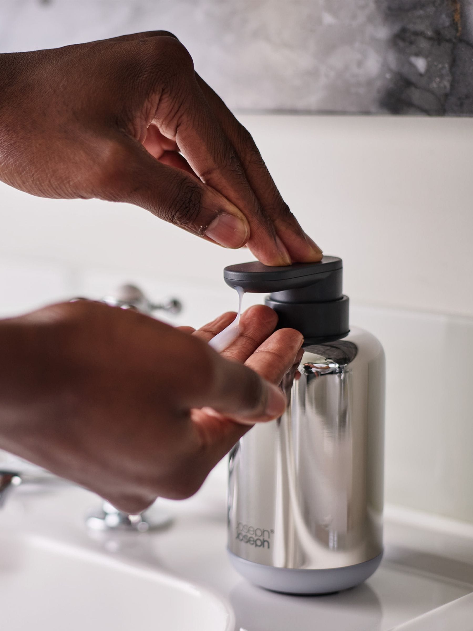 Joseph Joseph EasyStore Luxe soap pump stainless steel 300ml, UK version