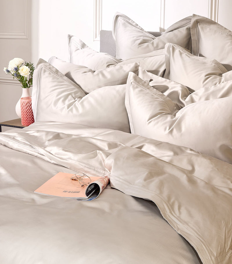 Harrods of London Richmond Emperor Duvet Cover Set 290cm x 235cm, UK version